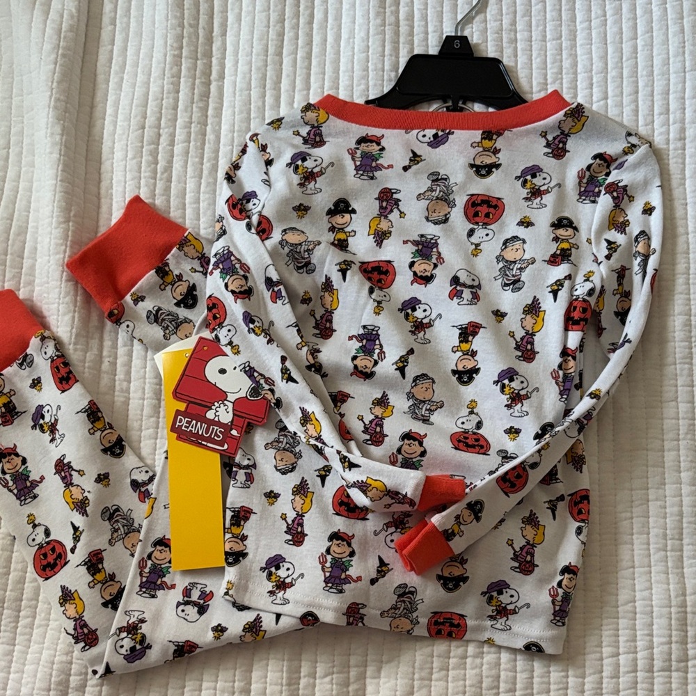NWT Snoopy Halloween pajamas
